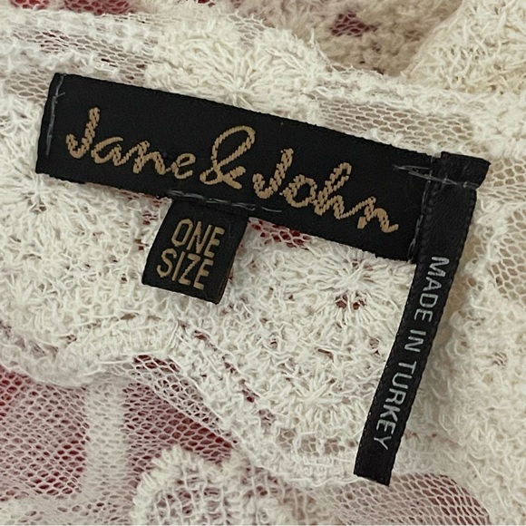 JANE & JOHN Crochet Lace Vest Boho Bohemian Festival Style - Picture 6 of 7